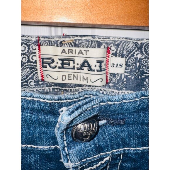 Ariat Bermuda Real Denim Stretch Shorts Cowgirl Blue Frayed Hem Casual Western - Picture 3 of 10